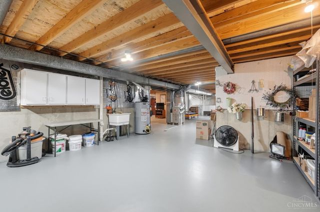 1502 Huntcrest Drive, Cincinnati, OH 45255