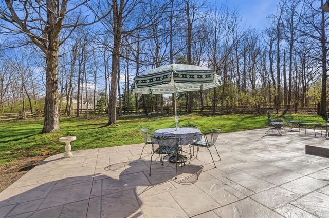 1502 Huntcrest Drive, Cincinnati, OH 45255