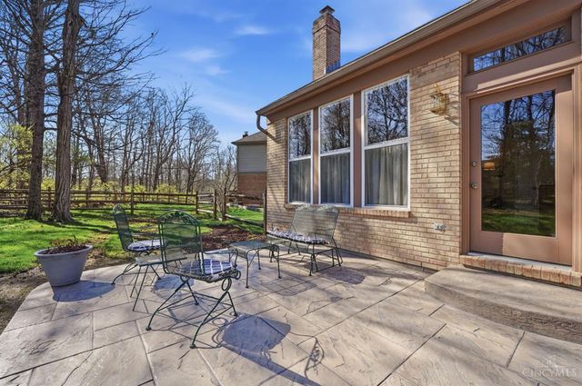 1502 Huntcrest Drive, Cincinnati, OH 45255