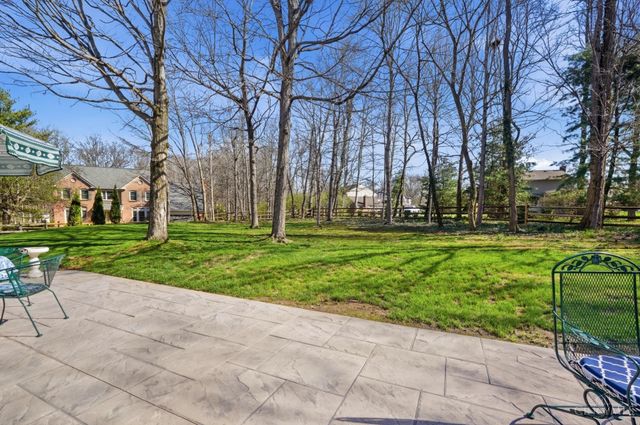 1502 Huntcrest Drive, Cincinnati, OH 45255