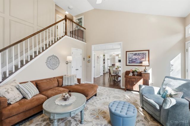 1502 Huntcrest Drive, Cincinnati, OH 45255