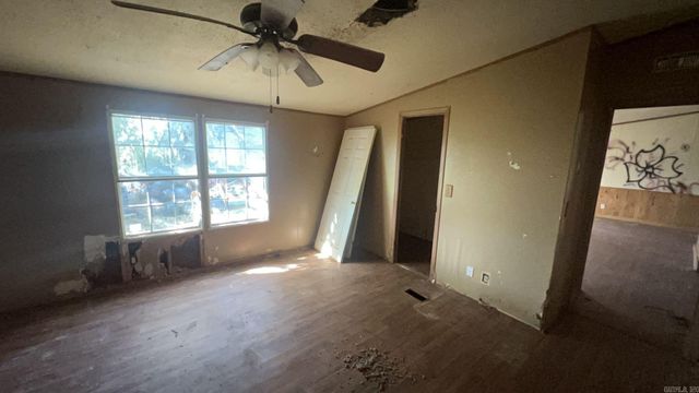 210 E San Francisco Ave, Black Oak, AR 72414