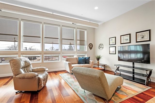 10 Ocean Ave 203, Revere, MA 02151