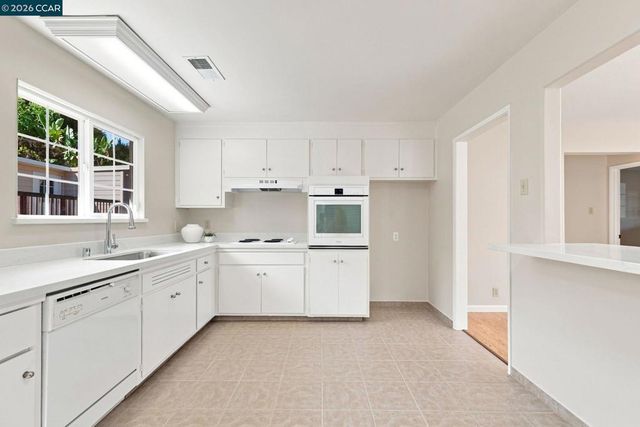 2358 Galway Rd, San Pablo, CA 94806