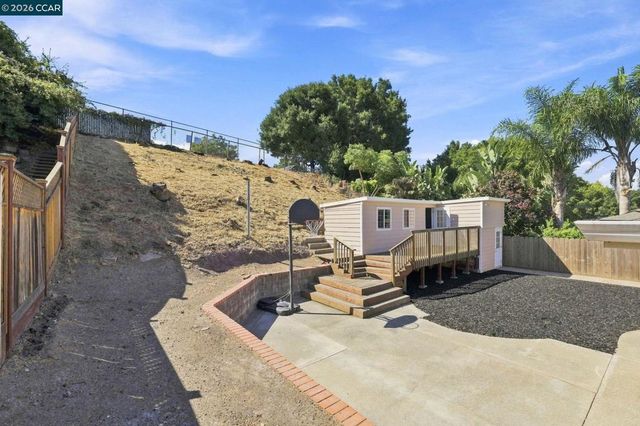2358 Galway Rd, San Pablo, CA 94806