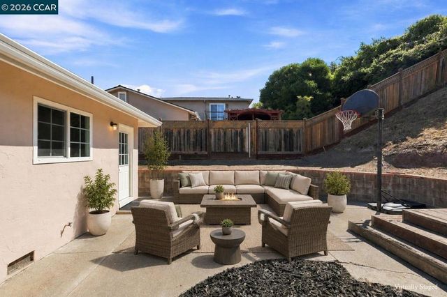 2358 Galway Rd, San Pablo, CA 94806