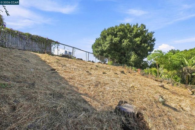 2358 Galway Rd, San Pablo, CA 94806
