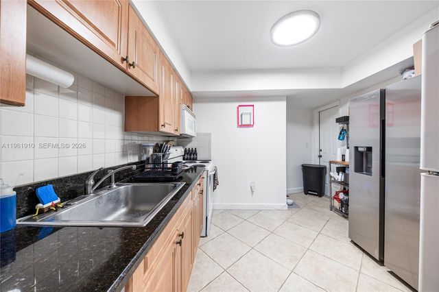 9971 W Bay Harbor Dr 206, Bay Harbor Islands, FL 33154