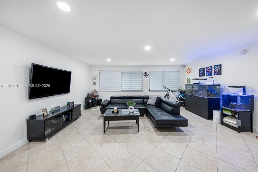 9971 W Bay Harbor Dr 206, Bay Harbor Islands, FL 33154