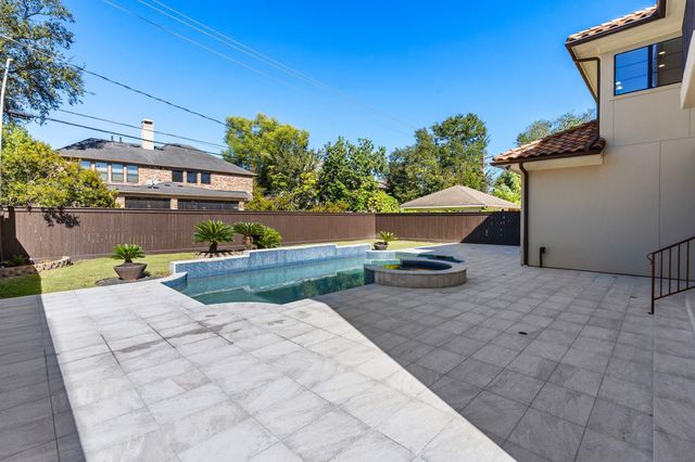4134 Bellefontaine Street, Houston, TX 77025