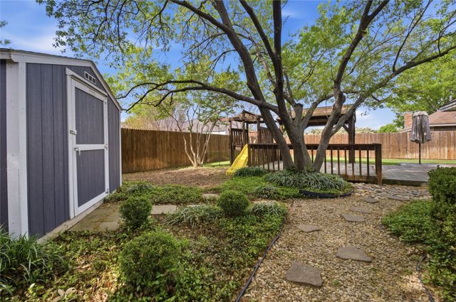 7504 Teakwood Court, North Richland Hills, TX 76182
