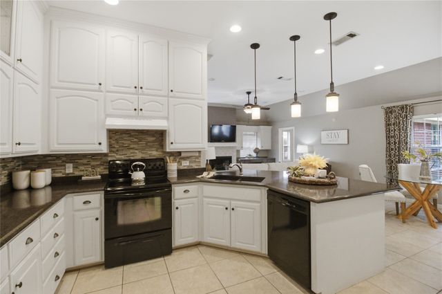 7504 Teakwood Court, North Richland Hills, TX 76182