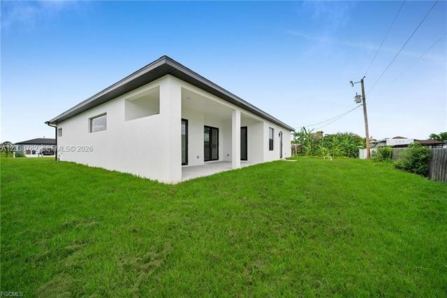 3316 7th St SW, Lehigh Acres, FL 33976
