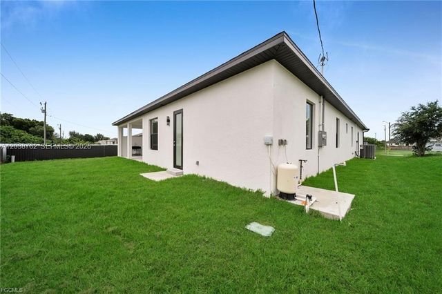 3316 7th St SW, Lehigh Acres, FL 33976