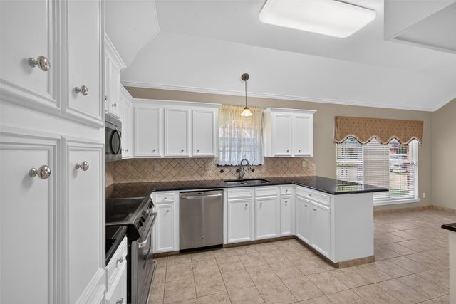 10540 Plum Creek Drive, Shreveport, LA 71106