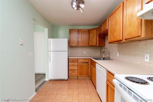 31993 W 12 Mile Road 109, Farmington, MI 48334