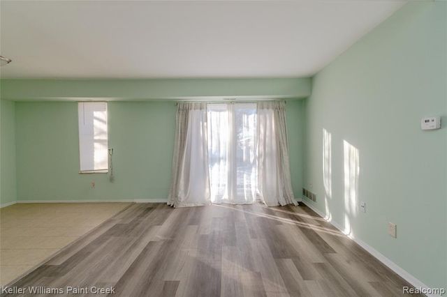 31993 W 12 Mile Road 109, Farmington, MI 48334