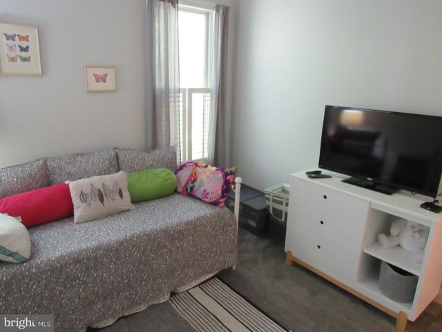 1734 PINE LN, Quakertown, PA 18951