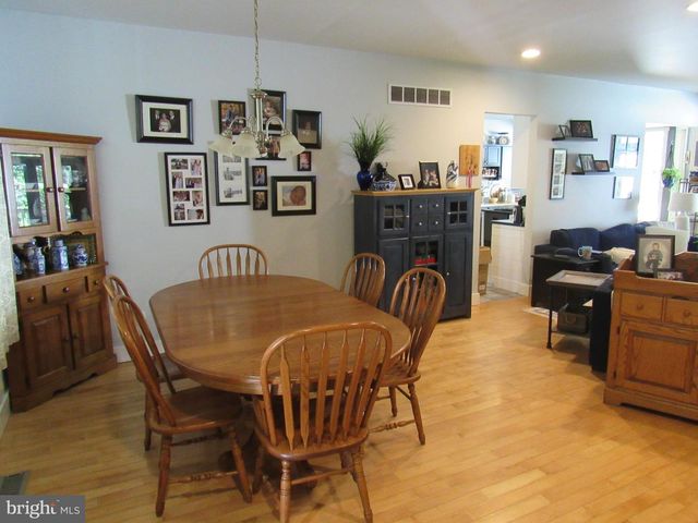 1734 PINE LN, Quakertown, PA 18951