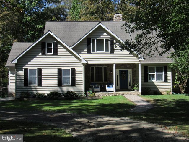 1734 PINE LN, Quakertown, PA 18951