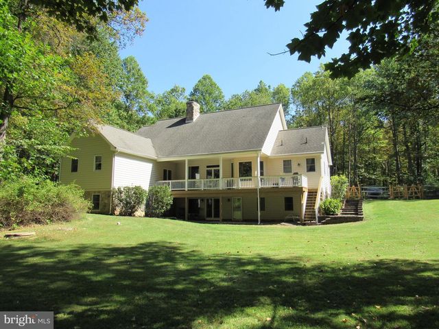 1734 PINE LN, Quakertown, PA 18951