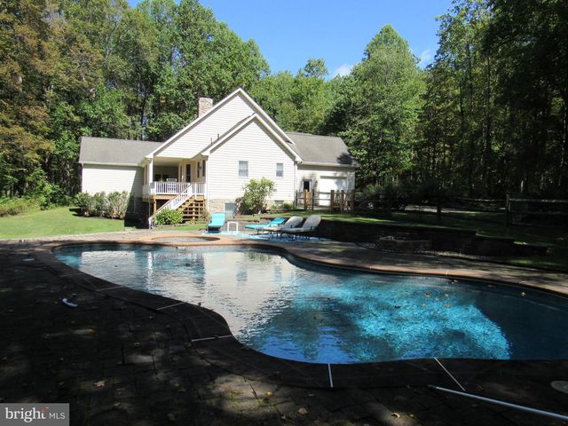 1734 PINE LN, Quakertown, PA 18951
