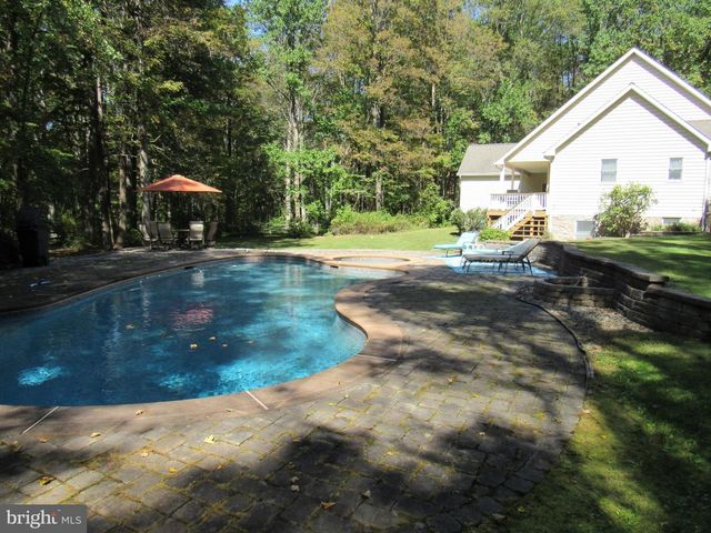 1734 PINE LN, Quakertown, PA 18951