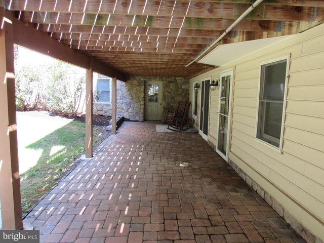 1734 PINE LN, Quakertown, PA 18951