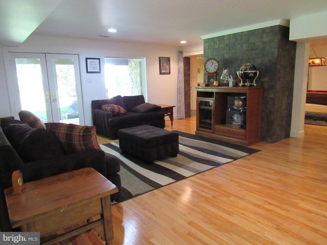 1734 PINE LN, Quakertown, PA 18951