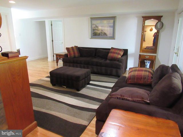 1734 PINE LN, Quakertown, PA 18951