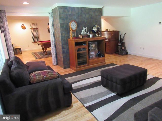 1734 PINE LN, Quakertown, PA 18951