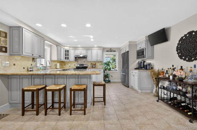 125-16 5th Avenue, College Point, NY 11356
