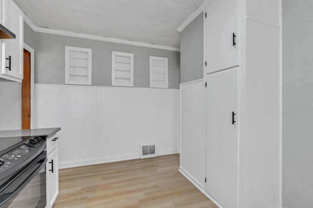 2049 S Terrace Dr, Wichita, KS 67218