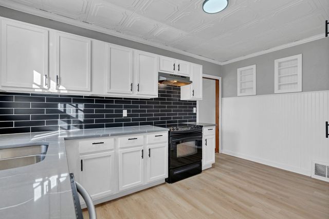 2049 S Terrace Dr, Wichita, KS 67218