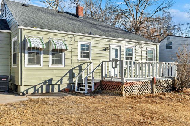 2049 S Terrace Dr, Wichita, KS 67218