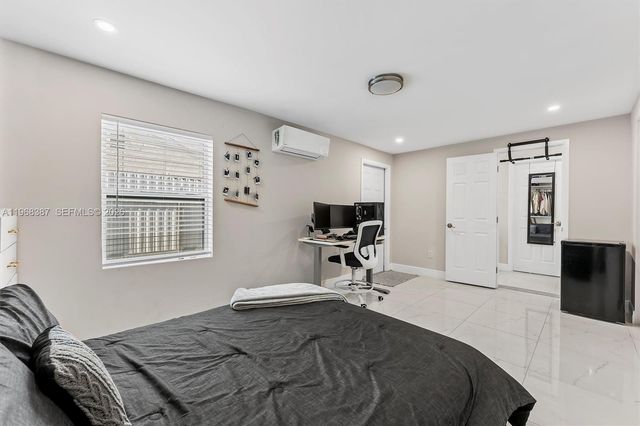 3006 Giuliano Ave, Lake Worth, FL 33461