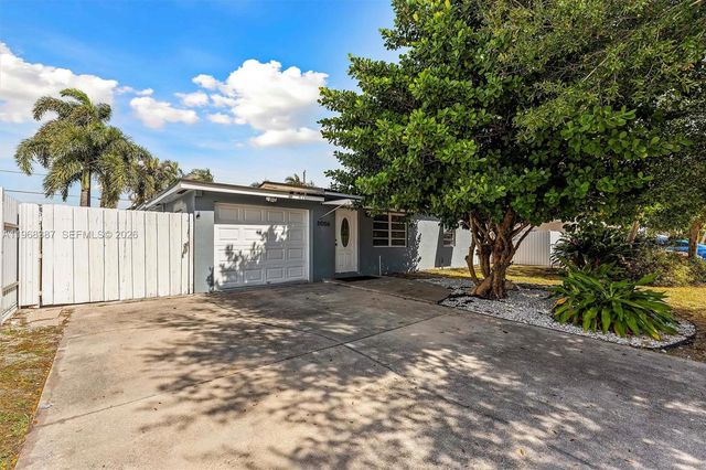 3006 Giuliano Ave, Lake Worth, FL 33461