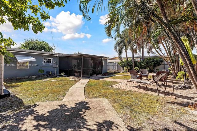 3006 Giuliano Ave, Lake Worth, FL 33461