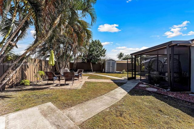 3006 Giuliano Ave, Lake Worth, FL 33461