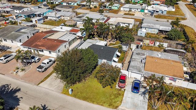 3006 Giuliano Ave, Lake Worth, FL 33461