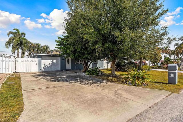 3006 Giuliano Ave, Lake Worth, FL 33461