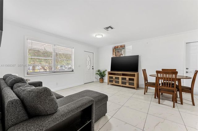 3006 Giuliano Ave, Lake Worth, FL 33461