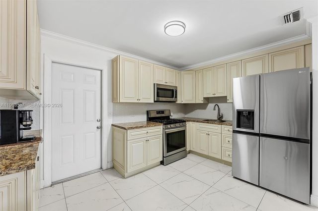 3006 Giuliano Ave, Lake Worth, FL 33461