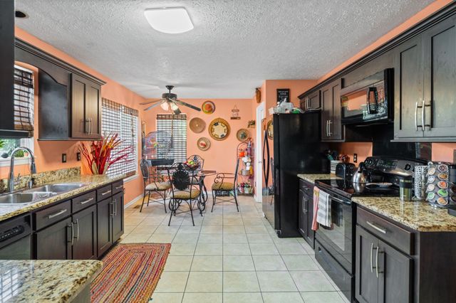 1120 Dawnwood Dr, Old Hickory, TN 37138