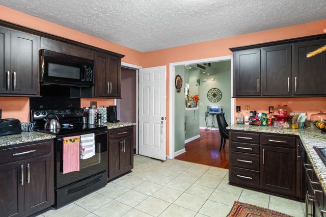 1120 Dawnwood Dr, Old Hickory, TN 37138