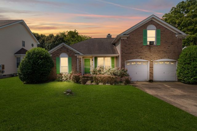 1120 Dawnwood Dr, Old Hickory, TN 37138