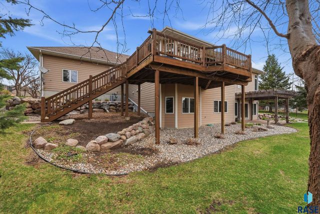 5801 S Copperhead Dr Drive, Sioux Falls, SD 57108
