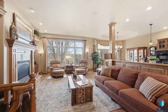 5801 S Copperhead Dr Drive, Sioux Falls, SD 57108