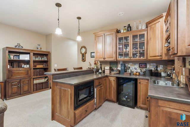 5801 S Copperhead Dr Drive, Sioux Falls, SD 57108