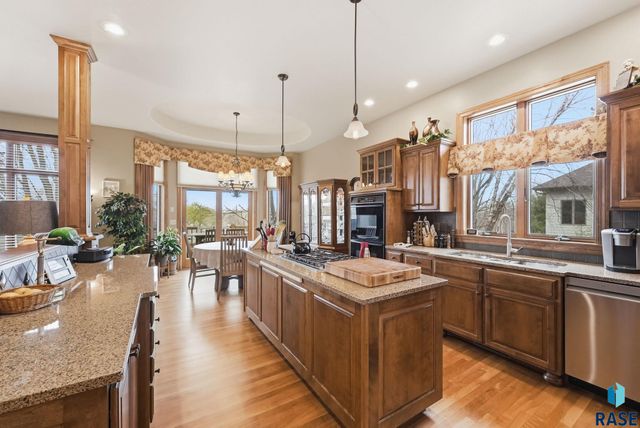 5801 S Copperhead Dr Drive, Sioux Falls, SD 57108